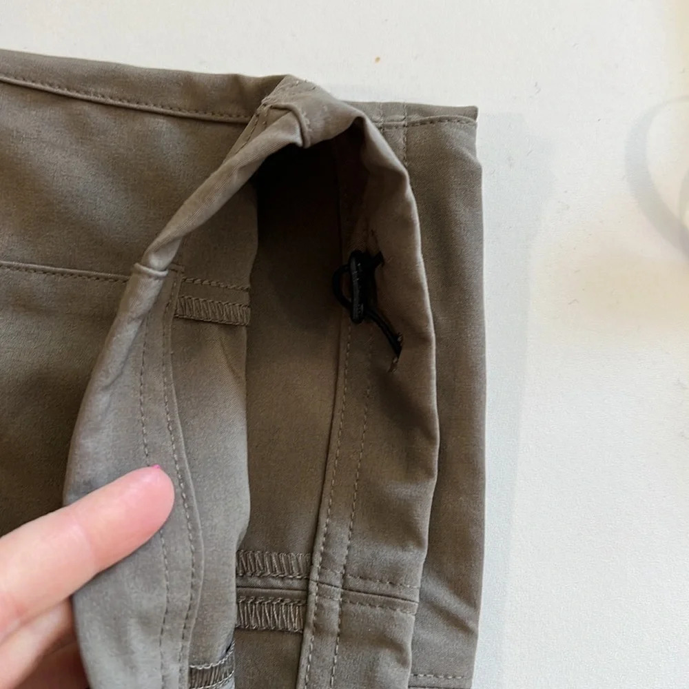 The North Face - size 6, brown capris - Picture 9 of 9